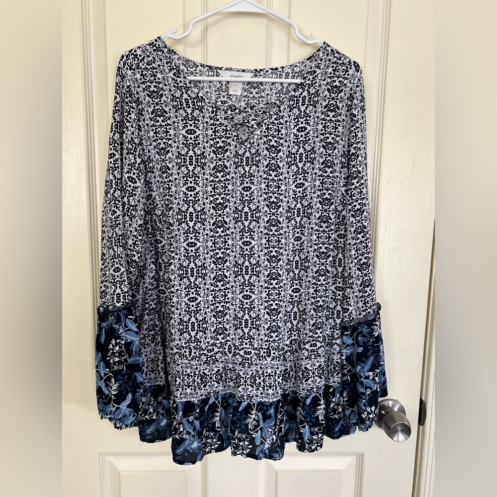 CJ Banks Blue White Floral Blouse 1X Boho Peasant Top Ruffle Hem Bell Sleeve